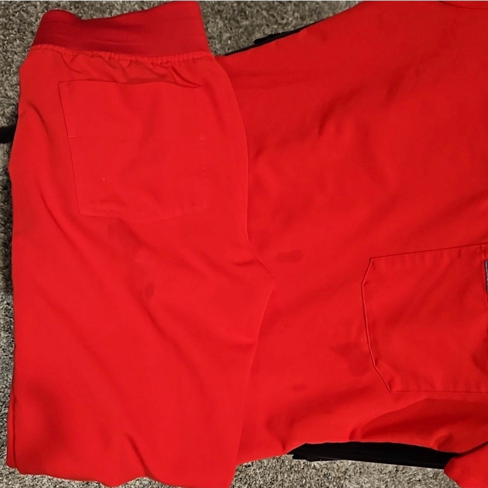 Figs vibrant red XXS petite top with XXS joggers bottom fits like small